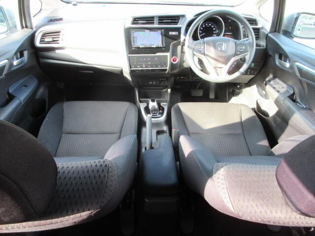 ���O���̐��|�E�{�f�B�R�[�e�B���O��CAR�N���[�j���O���Ǝ҂��{�H�������܂��̂ő�ϐ����B�I���b�N�X�����Ԃł݂͂Ȃ��܂ɉ��K�ȃh���C�u�����񑩁B