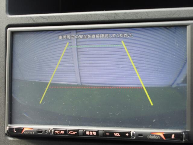 バックカメラも装備しています。気になる後ろの見通しや車庫入れにも大活躍!運転が困難な場所でもしっかりサポート!心強い味方のモニターです。【バックカメラ】付の車って1回乗るとクセになります。