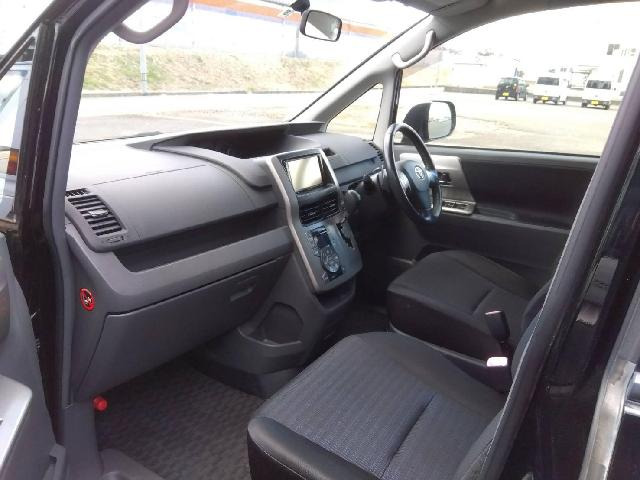 ヴォクシー2.0 ZS 煌II 4WD