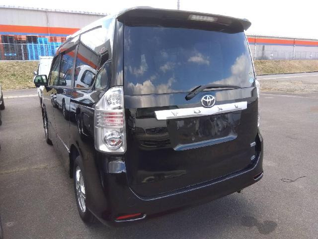 ヴォクシー2.0 ZS 煌II 4WD