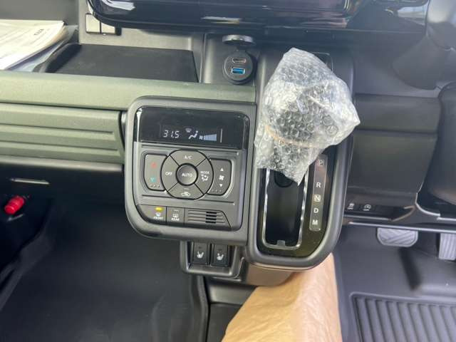 �l�C�̃M�A!�Җ]�̐V�^�o��!�e�F�i���ɂĂ��p��OK!�V�^�M�A�͑S���ʃJ�����̉掿���オ�胁�[�J�[�i�r�ɂ������HDMI���͂����Čg�т̃~���[�����O���\!