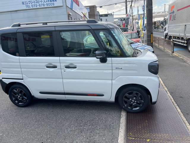 �l�C�̃M�A!�Җ]�̐V�^�o��!�e�F�i���ɂĂ��p��OK!�V�^�M�A�͑S���ʃJ�����̉掿���オ�胁�[�J�[�i�r�ɂ������HDMI���͂����Čg�т̃~���[�����O���\!