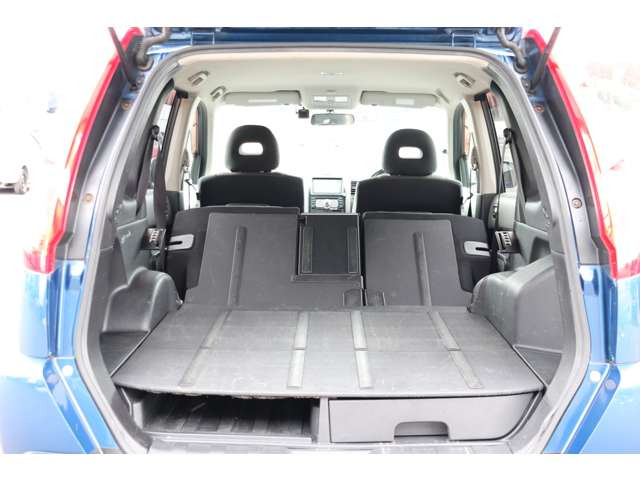 2列目をたおしていただくと広々空間に!