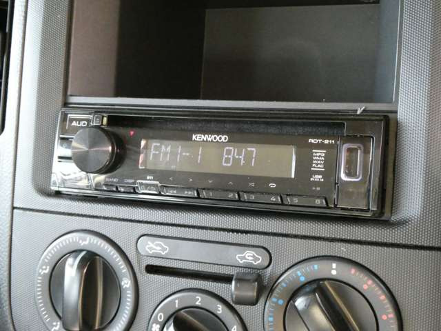 CD�f�b�L������!USB�ڑ����\�ł���i�r�Q�[�V������t��o�b�N�J�����Ȃǂ̃I�v�V�������t�������C��������!!