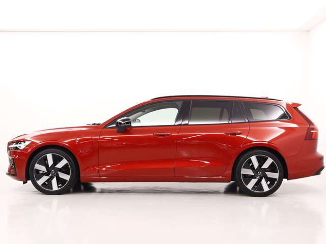 V60リチャージ PHEV T6 AWD アルティメット 4WD