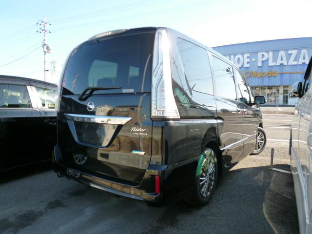 セレナ2.0 ライダー S-HYBRID