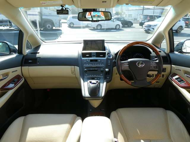 �i�����ꂽ�C���p�l����́A�X�^�C���b�V�������쐫�⎋�F���ɂ��D��A�O���̂��Ȃ��f�U�C���ɂȂ��Ă���܂�!