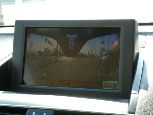 �o�b�N�J����&�t�����g�J�����̗p��R�[�i�[�Z���T�[����������Ă���̂Œ��Ԃ����ȕ������S�ł���