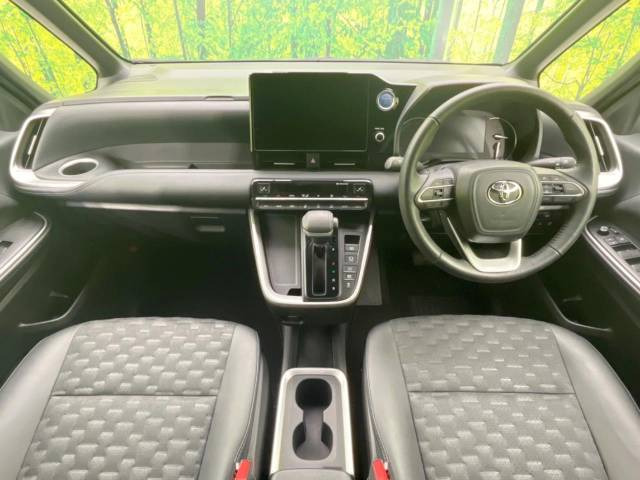 ヴォクシー1.8 ハイブリッド S-Z