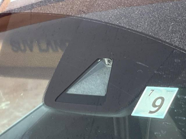 �y�v���N���b�V���Z�[�t�e�B�z�O���̎ԗ��������m���A�Փ˂������Ȏ��͌x��Œ��ӂ𑣂��A�u���[�L�𓥂ޗ͂��T�|�[�g�B�u���[�L�𓥂߂Ȃ������ꍇ�͏Փ˔�Q�y���u���[�L���쓮�A�Փˉ�����T�|�[�g���܂��B