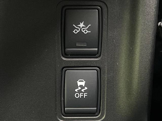 �y�G�}�[�W�F���V�[�u���[�L�z���s���ɑO���̎ԗ�����F�����A�Փ˂������Ȏ��͌x��ƃu���[�L�ŏՓˉ���Ɣ�Q�y�����A�V�X�g�B�����S�Ƀh���C�u�����y���݂��������܂��B