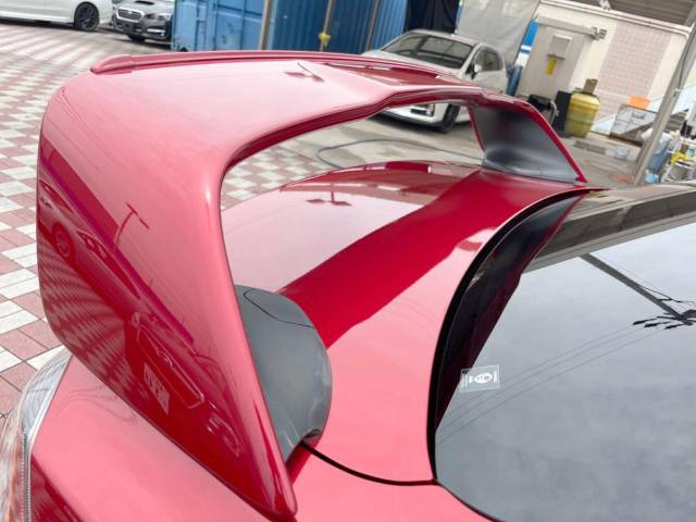 �y��^�����X�|�C���[�z�X�|�[�c�J�[�炵�����O�b�ƈ�������^�����X�|�C���[�𑕒��􍂑����s���̃X�^�r���e�B(���s���萫)����ɖ𗧂��܂��B