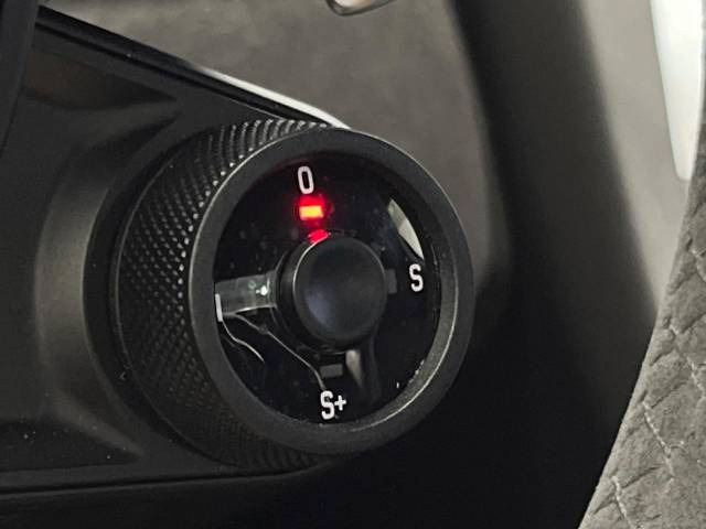 ��PDK:7���_�u���N���b�`�I�[�g�}�e�B�b�N�g�����X�~�b�V�����A�}�j���A�����[�h�ƃI�[�g�}�e�B�b�N���[�h���X�e�A�����O�z�C�[���̃p�h���V�t�g�ɂĕϑ����\�ł��B