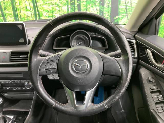 ステアリングも使用感が少なく、きれいな状態となっております♪