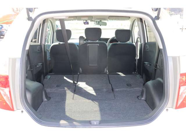 2列目をたおしていただくと広々空間に!