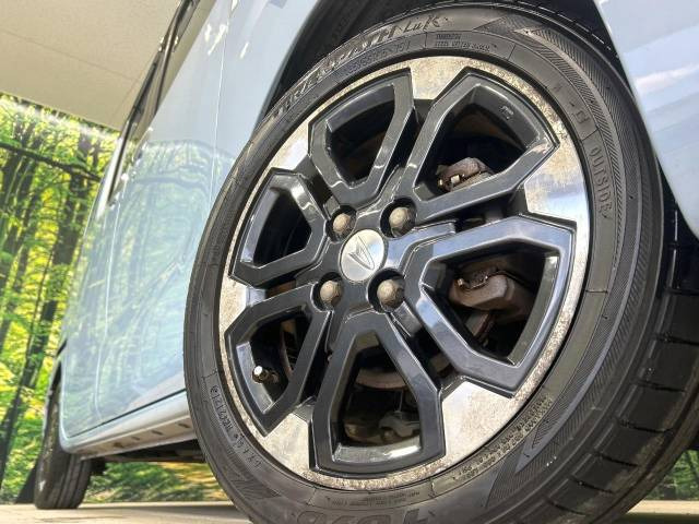 【純正15インチアルミホイール】外観にマッチした純正アルミホイールを装着しております。各種社外アルミホイールや、スタッドレスタイヤも取扱いしております。是非ご相談ください♪