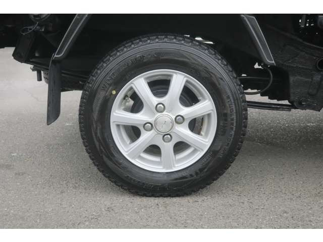 軽自動車 軽トラック 4WD 輸入車 何でもご相談下さい。本店ではアルファードなどミニバンやクラウンなどのセダンも取り扱っております。