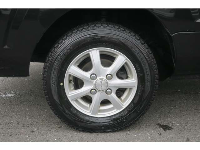 最新装備のアラウンドビューモニター、アイサイト、スマートアシスト、エネチャージやパワースライドドア、ナビ、バックカメラETCなどの定番装備付車両も揃っています。