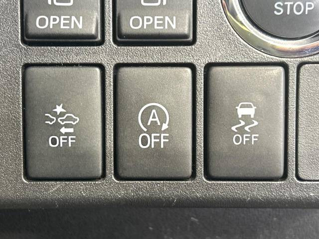 【スマートアシスト】走行中に前方の車両等を認識し、衝突しそうな時は警報とブレーキで衝突回避と被害軽減をアシスト。より安全にドライブをお楽しみいただけます。