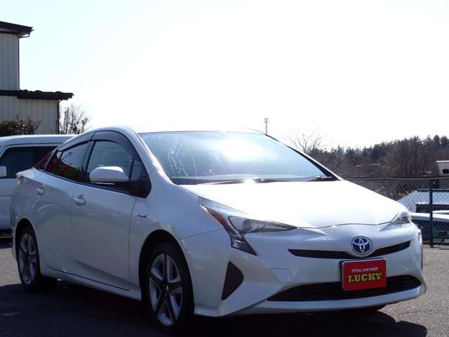 プリウス1.8 S ツーリングセレクション E-Four 4WD