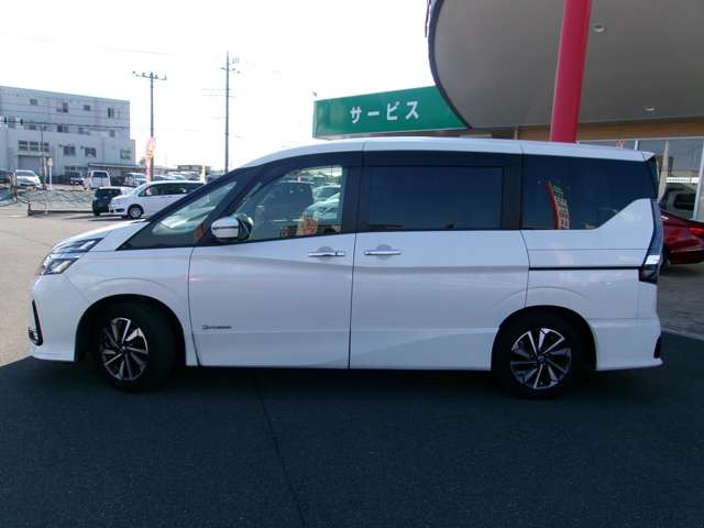 セレナ1.2 e-POWER ハイウェイスターV