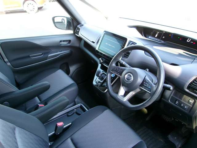 セレナ1.2 e-POWER ハイウェイスターV