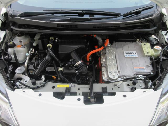 �G���W�����[�����Y��Ɏd�オ���Ă���܂��B �c�Ǝ��Ԃ�10���`18���܂ŁA���T���j������x���ƂȂ��Ă���܂��B���₢���킹���X�^�b�t�ꓯ�A���҂����Ă���܂���