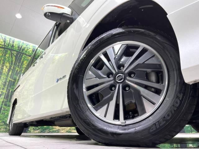 �y����15�C���`�A���~�z�C�[���z�O�ςɃ}�b�`���������A���~�z�C�[���𑕒����Ă���܂��B�e��ЊO�A���~�z�C�[����A�X�^�b�h���X�^�C�����戵�����Ă���܂��B���񂲑��k����������