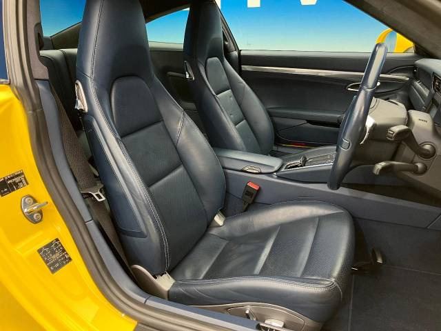 �V�[�g�ɂ��Ă���ԗǂ��ێ�����Ă���̂ł��B�I�[�g�X�e�[�W�ł͐�p�̃V�[�g���n���K�[�h����R�[�e�B���O�����p�ӂ��Ă�܂��B���񂨐\���t���������B