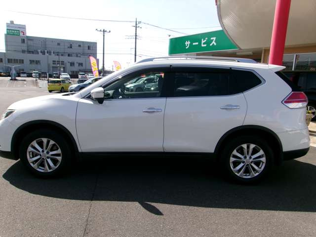 エクストレイル2.0 20X 4WD 3列車