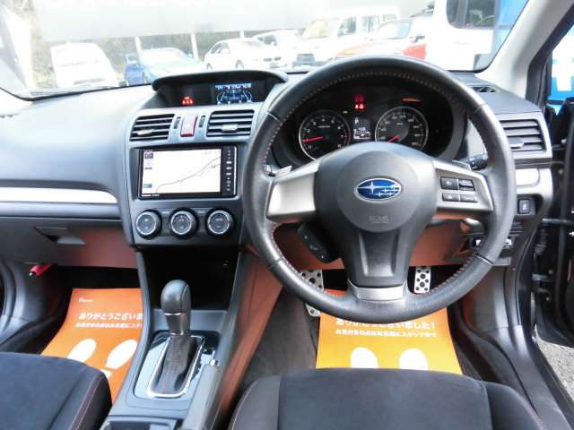 �ƂĂ��X�^�C���b�V���ȃf�U�C���̃R�N�s�b�g�ł�^^�M���͒N�ƃh���C�u�ɏo�����܂���^^