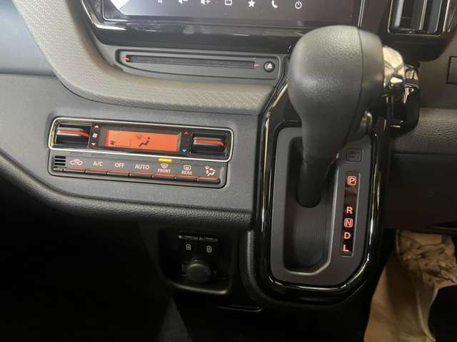 新車!最新モデル人気のアースカラー同じ価格でお好きな色オプション選べますドラレコETCナビTVお好きなメーカでお買い得価格で取り付け可能勿論正規新車販売スズキ副代理店安心全国メーカー保証付!