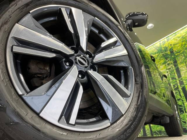 �y�O���[�h��p����19�C���`�A���~�z�C�[���z�f�U�C�����̍��������A���~�z�C�[���𑕒����Ă���܂��B�e��ЊO�A���~�z�C�[����A�X�^�b�h���X�^�C�����戵�����Ă���܂��B���񂲑��k����������