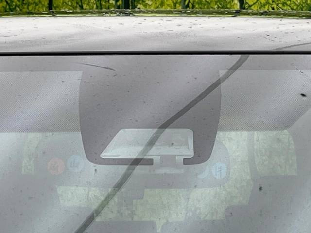 �y�g���^�Z�[�t�e�B�Z���X�z���s���ɑO���̎ԗ�����F�����A�Փ˂������Ȏ��͌x��ƃu���[�L�ŏՓˉ���Ɣ�Q�y�����A�V�X�g�B�����S�Ƀh���C�u�����y���݂��������܂��B