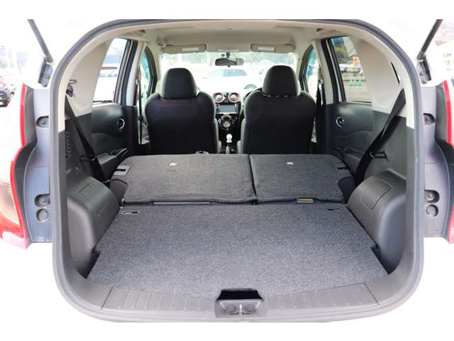 2列目をたおしていただくと広々空間に!