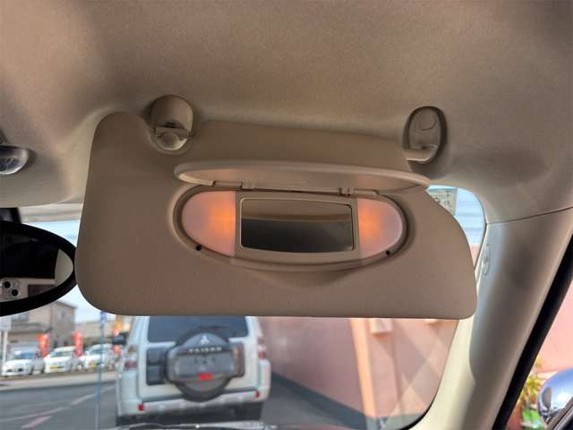 �����C�g�t���T���o�C�U�[