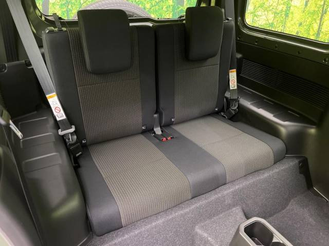 ���i���ȃI���W�i���t���A�}�b�g���I�v�V�����ɂĂ��p�ӂ��Ă���܂��B���D���ȃf�U�C����J���[�����Ԃɍ��킹�đI��ł����������Ƃ��ł��܂���