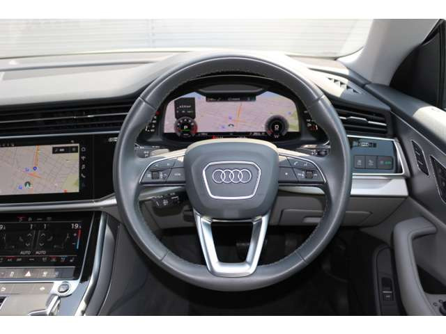 Q855 TFSI クワトロ ラグジュアリー 4WD