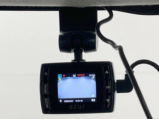 【ドライブレコーダー】安心・安全なカーライフに必須のドライブレコーダーを装備!走行中はもちろん、あおり運転や事故に遭遇した際の状況も映像で記録し、万一のリスクに備えます。