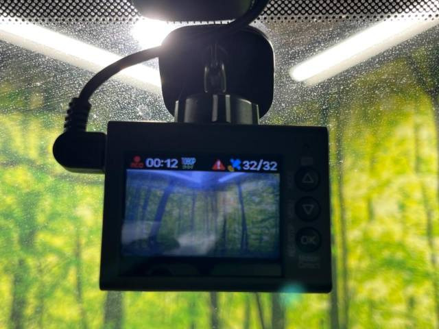 �y�h���C�u���R�[�_�[�z���S�E���S�ȃJ�[���C�t�ɕK�{�̃h���C�u���R�[�_�[�𑕔�!���s���͂������A������^�]�⎖�̂ɑ��������ۂ̏󋵂��f���ŋL�^���A����̃��X�N�ɔ����܂��B