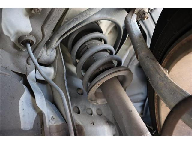 当店では成約後に、外注整備工場に点検・整備を出しています。地域で最も信頼できる仕事ができる所です!更に厳正なる走行テスト!安全・安心をテーマに納車も自宅まで気持ちよくお運びします!当店にお任せ下さい♪