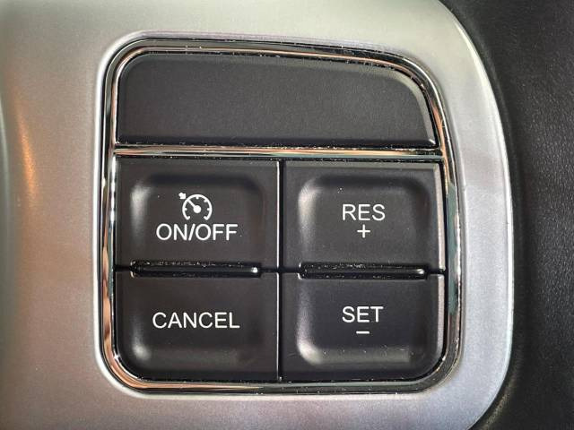 ���I�[�g�N���[�Y�R���g���[��:�������H�⎩���Ԑ�p���H���ɂāA�葬���q���\�ƂȂ�֗��ȋ@�\�ł��B�������ړ��̍ۂł����ɂ����֗��ɂ��g�����������܂���