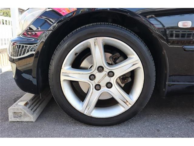 純正17インチAWです。タイヤは5分山くらいあります。