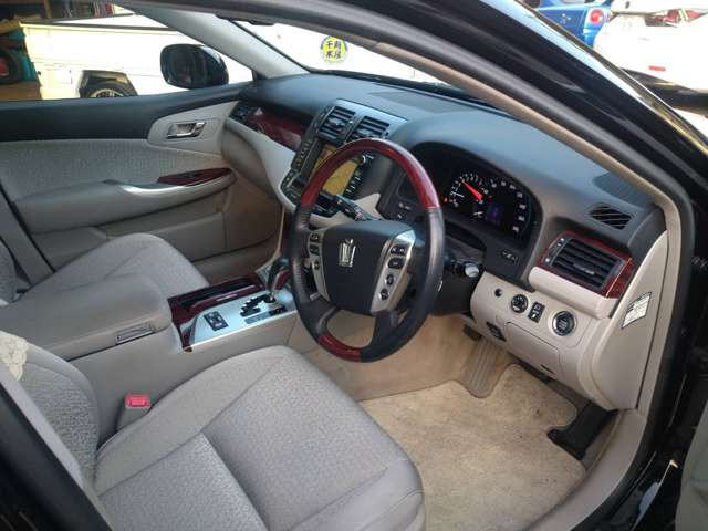 クラウン3.0 ロイヤルサルーン