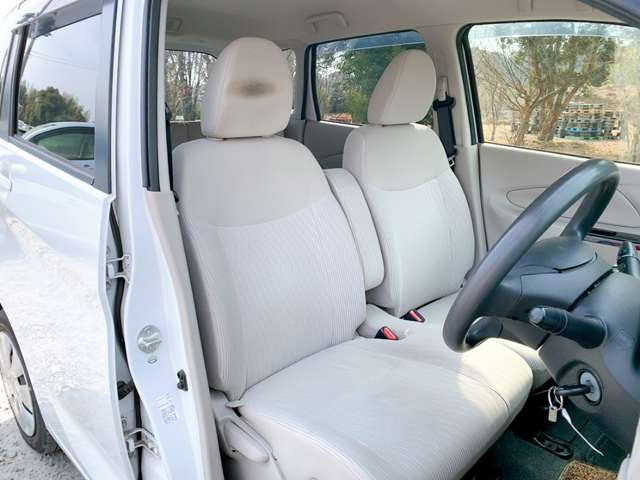 ���X�ł͌y�����Ԃ��畁�ʎԂ܂ŕ��L���I�[�����[�J�[�̎Ԏ�E�F�E�O���[�h��L�x�ɑ����Ă���܂��B