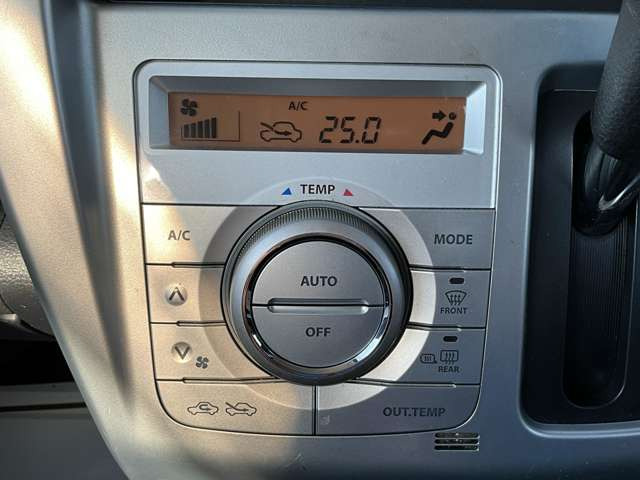 【オートエアコン】寒い冬も暑い夏でも自動で設定した温度に調節してくれます♪