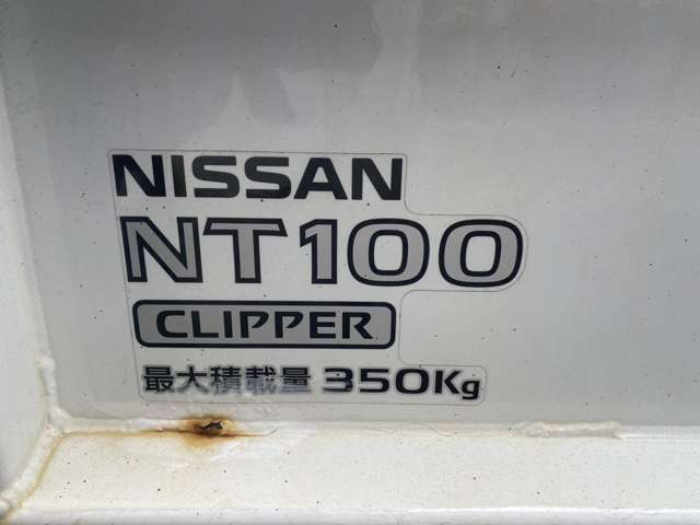 当店は年中無休となっております。営業時間は10:00〜19:00です。