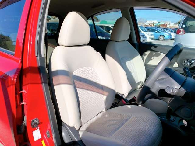 ���X�ł͌y�����Ԃ��畁�ʎԂ܂ŕ��L���I�[�����[�J�[�̎Ԏ�E�F�E�O���[�h��L�x�ɑ����Ă���܂��B