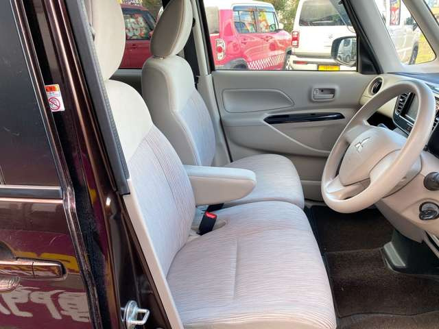 ���X�ł͌y�����Ԃ��畁�ʎԂ܂ŕ��L���I�[�����[�J�[�̎Ԏ�E�F�E�O���[�h��L�x�ɑ����Ă���܂��B