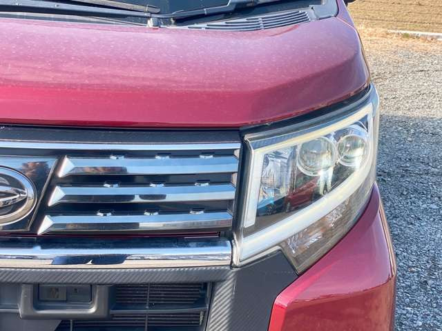 �yLED�w�b�h���C�g�zLED�Ȃ̂Ŗ��邳���΂��������Ԃ����S���đ��s���������܂���